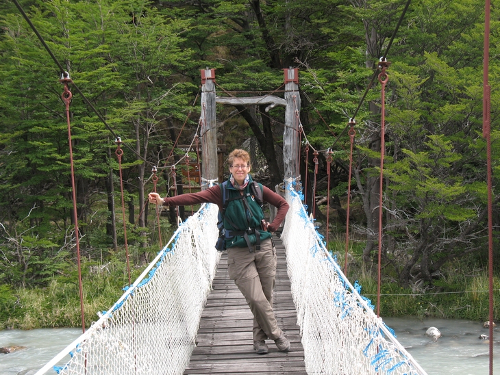 ((gra/rope-bridge-trekker-2213-lores.jpg))